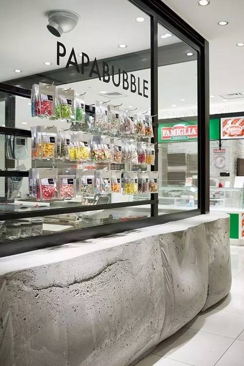 每次去甜品店都心情大好，治愈你的不止甜品，还有店内的装修风格