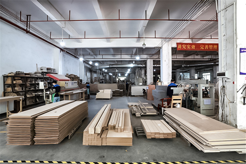 河南蚁族装饰工程有限公司家具工厂：讲究实效，完善管理